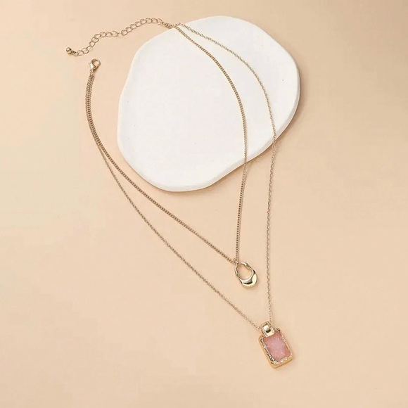 SHEIN Classic Layered Cut Out Briolette Necklace W/ PINK Resin Square Pendant - Picture 2 of 7